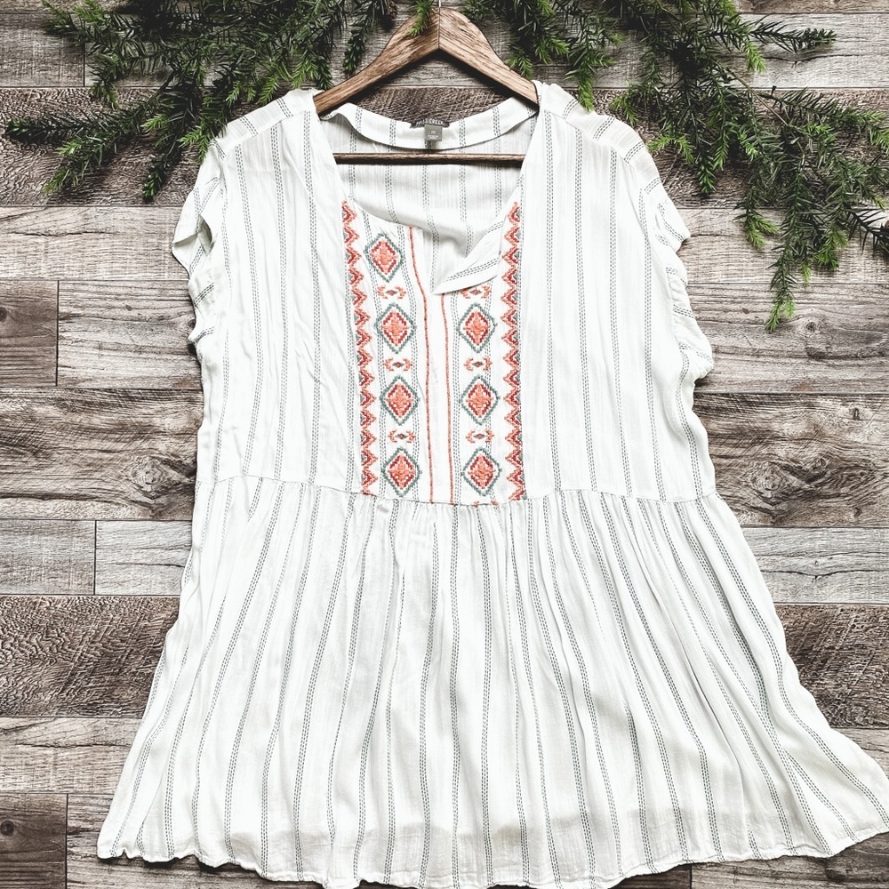 🔥CLEARANCE🔥 Vada Embroidered Top